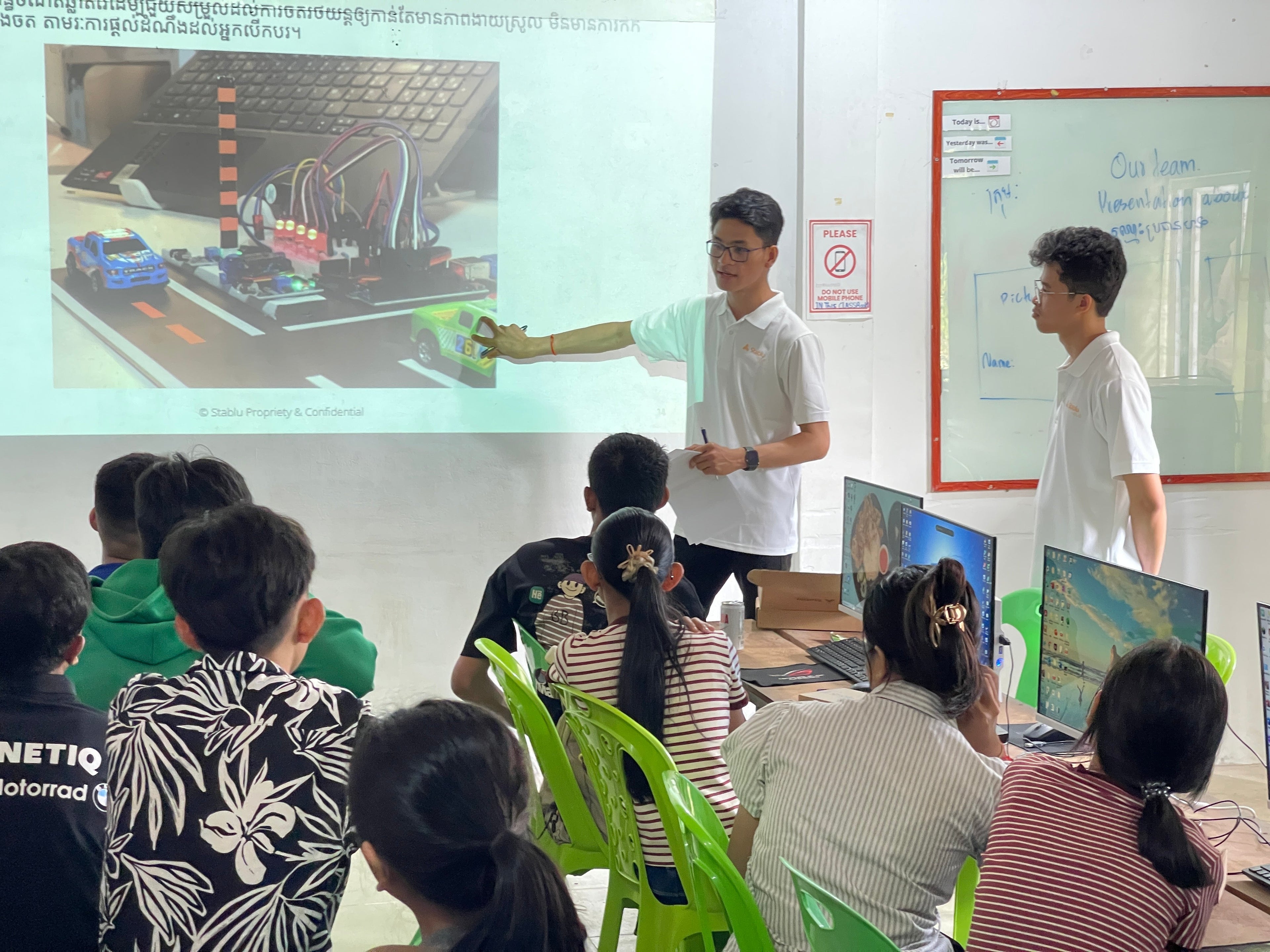 STEM Community: Stablu FabLab & Anjali House